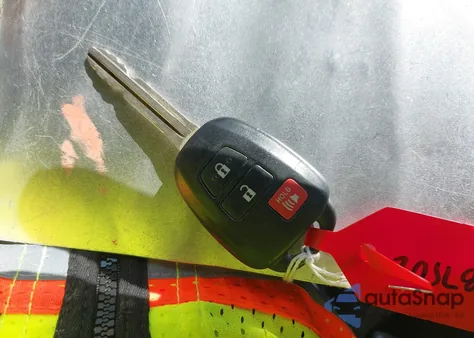 2017 Toyota Tacoma Sr5 V6 z USA, uszkodzony, nr VIN 3TMAZ5CN5HM037066